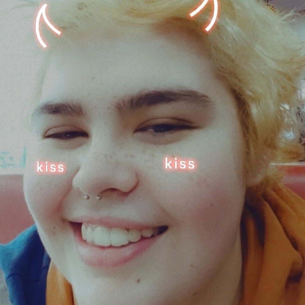 Meet your Posher, Avery